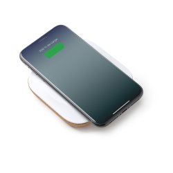 YARBO Trdls lader med trykk, av resirkulert ABS og naturkork.