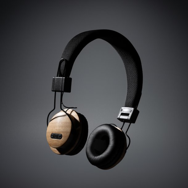 TANGO Wireless headphones in bamboo and RPET fabric.