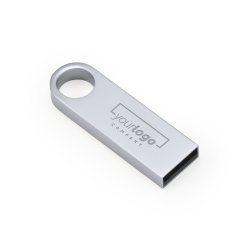 ROY USB-minnepinne med kapasitet p 16 GB eller 32 GB.