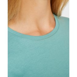 BREDA WOMAN  Innsvingetkortermet t-skjorte til damei OCS-sertifisert kologisk bomull