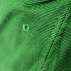 FIDES Kapser med trykk i 100 % resirkulert bomull.