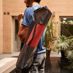 CHAKRA Yogamatte med praktisk breveske.